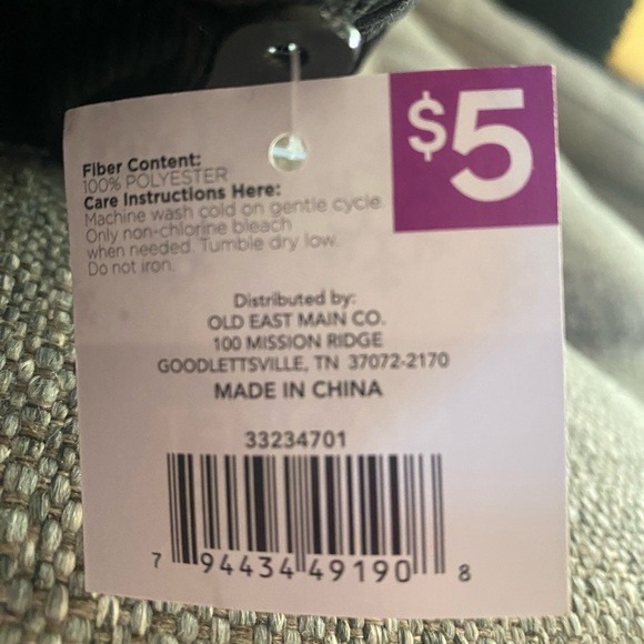 Wholesale bundle of 6 NWT corduroy baseball hats with Velcro sizing in back - Picture 11 of 12